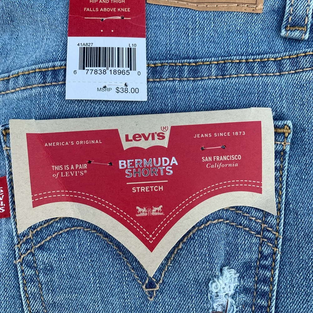 Youth Girls Brand New Levi’s Bermuda Shorts with Tags.
